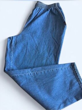 Women’s plus size petite denim jeans by Chic,
High-rise, relaxed fit, size 20W.